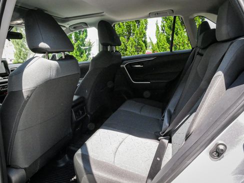 Used 2025 Toyota RAV4 XLE w/ Convenience Package FWD image 30