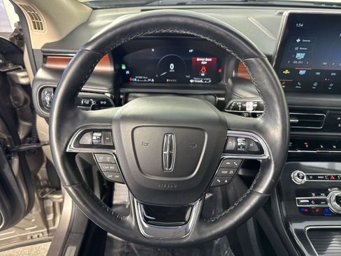 Used 2021 Lincoln Nautilus Reserve image 12