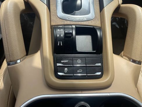 Used 2012 Porsche Cayenne AWD/4WD image 21