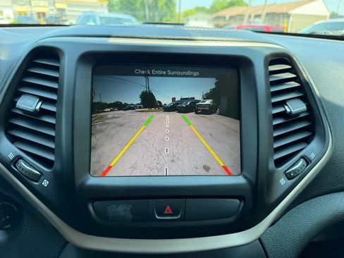 Used 2015 Jeep Cherokee Latitude w/ Trailer Tow Group FWD image 24