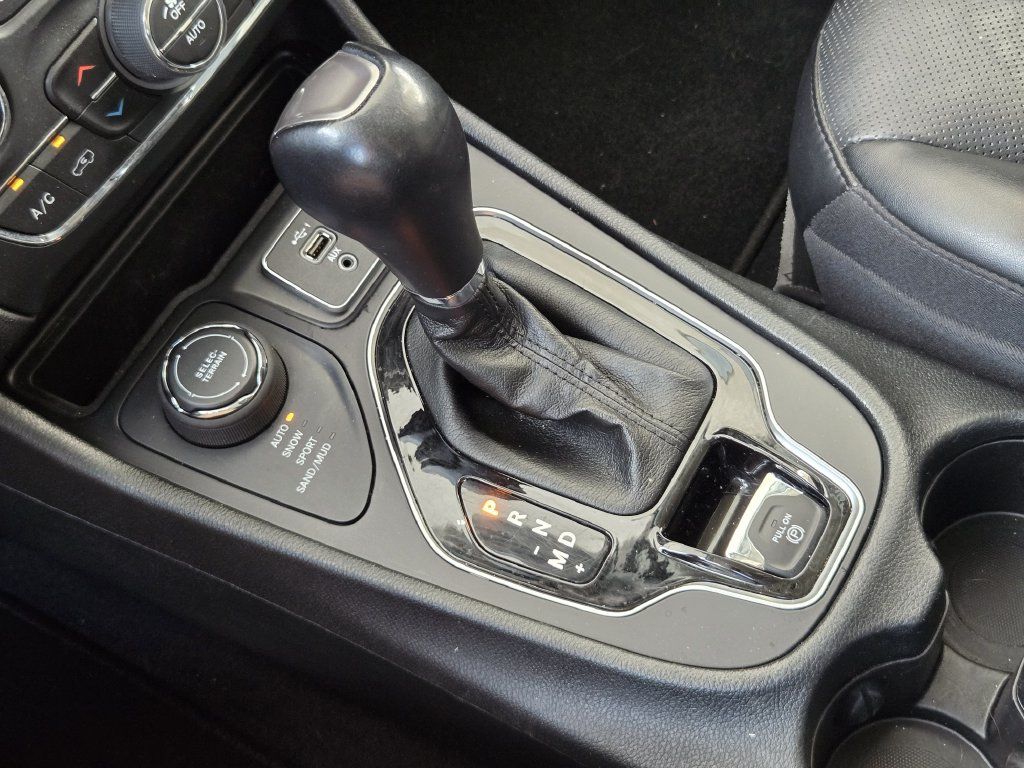 Used 2023 Jeep Cherokee Altitude Lux AWD/4WD image 21