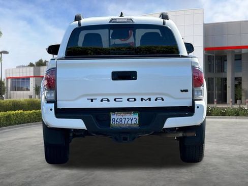 Certified 2020 Toyota Tacoma TRD Sport w/ Technology Package AWD/4WD image 6