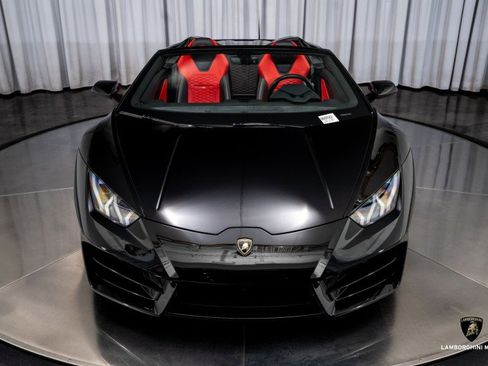 Used 2019 Lamborghini Huracan LP 580-2 image 4