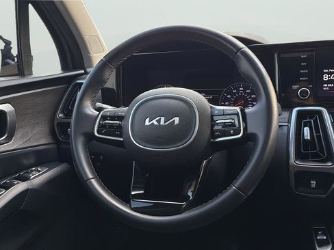 Used 2023 Kia Sorento EX w/ Panoramic Sunroof Package image 18