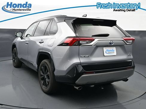 Used 2022 Toyota RAV4 XSE AWD/4WD image 7