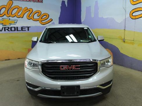 Used 2017 GMC Acadia SLE FWD image 3