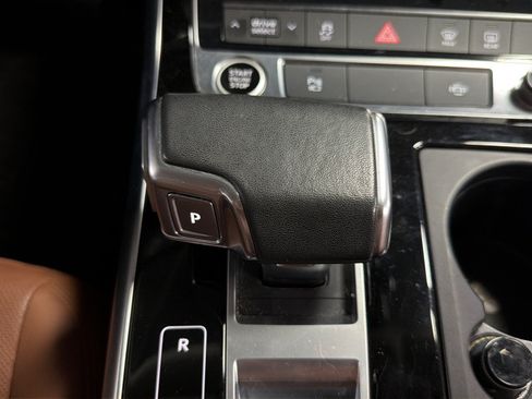 Used 2023 Audi Q8 Premium Plus w/ Premium Plus Package AWD/4WD image 39