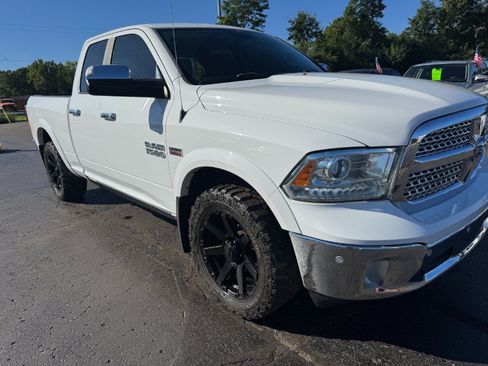 Used 2017 RAM 1500 Laramie AWD/4WD image 12