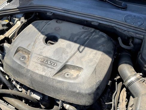 Used 2018 Volvo S60 T5 Inscription image 32