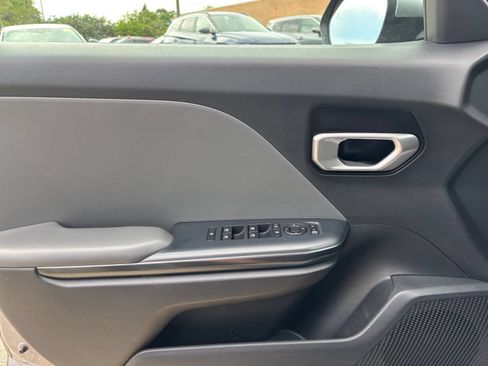 Used 2025 Kia K4 FWD image 18