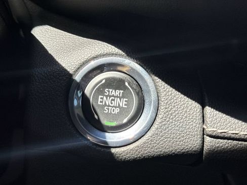 Used 2021 Buick Envision Avenir AWD/4WD image 17