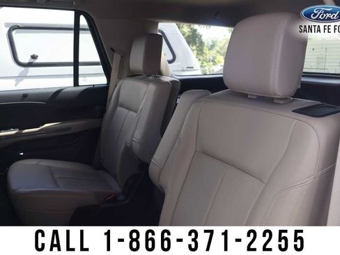 Used 2024 Ford Expedition XLT RWD image 19