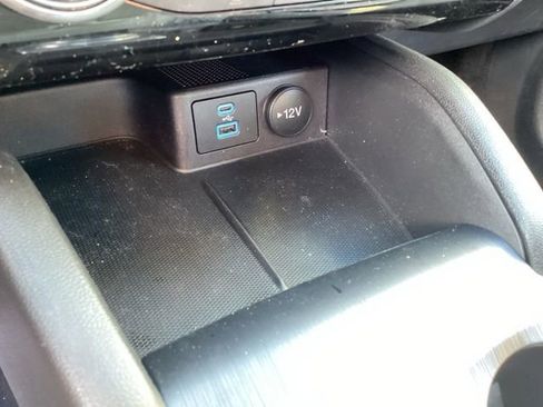 Used 2022 Ford Escape SE w/ Cold Weather Package image 31