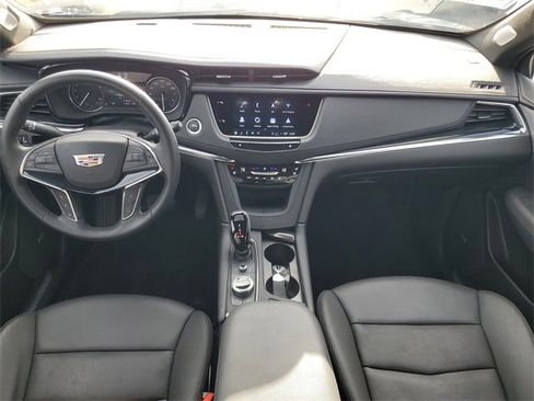Used 2025 Cadillac XT5 Premium Luxury image 28