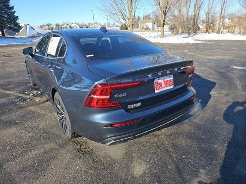 Used 2019 Volvo S60 T5 Inscription image 3