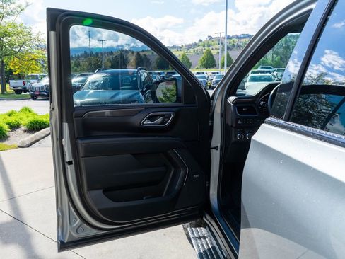 Certified 2024 GMC Yukon AT4 w/ AT4 Premium Package AWD/4WD image 19