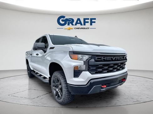 New 2026 Chevrolet Silverado 1500 Custom Trail Boss w/ LPO, Dark Essentials Package AWD/4WD image 2