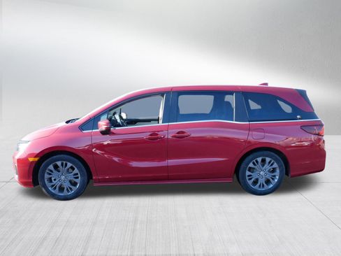 Certified 2026 Honda Odyssey Touring image 4