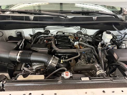 Used 2018 Toyota Tundra Platinum AWD/4WD image 38