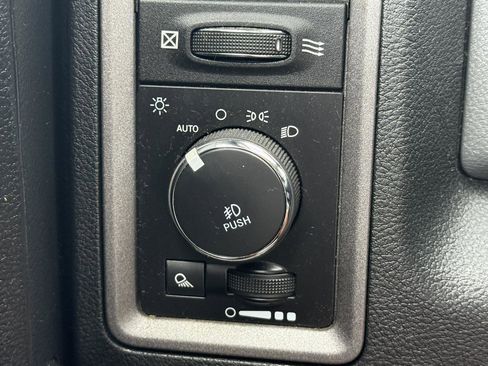 Used 2018 RAM 1500 Express w/ Express Value Package image 14