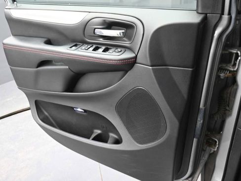 Used 2020 Dodge Grand Caravan GT image 11