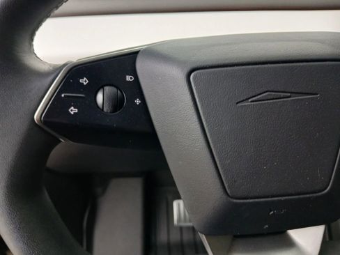 Used 2024 Tesla Cybertruck AWD Crew Cab image 26