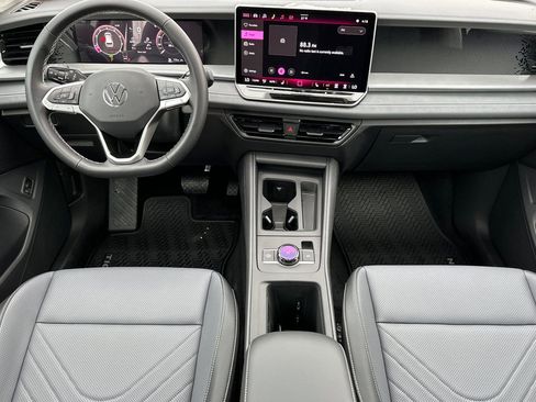 New 2026 Volkswagen Tiguan SE AWD/4WD image 12