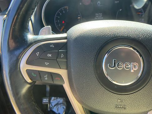 Used 2016 Jeep Grand Cherokee Laredo 75th Anniversary image 28