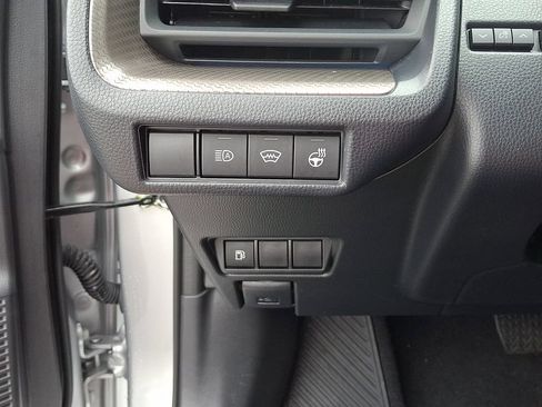 Used 2025 Toyota Prius XLE AWD/4WD image 19
