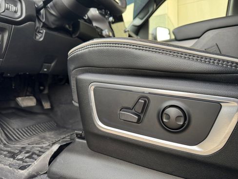 Used 2025 RAM 1500 Laramie w/ Night Edition image 23
