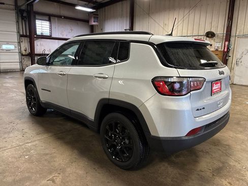 New 2025 Jeep Compass Latitude w/ Sun & Sound Group AWD/4WD image 3