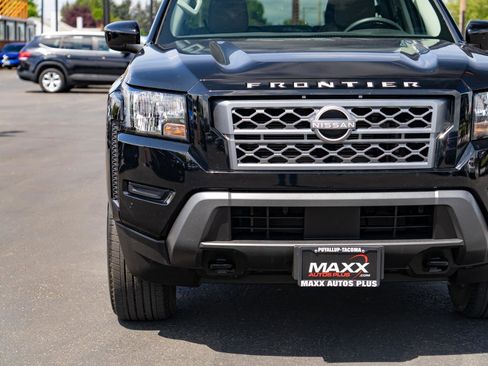Used 2022 Nissan Frontier SV AWD/4WD image 5