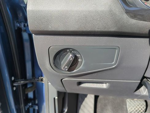 Used 2018 Volkswagen Tiguan SEL FWD image 14
