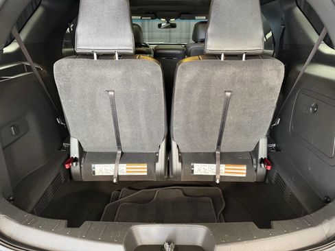 Used 2013 Ford Explorer XLT AWD/4WD image 25