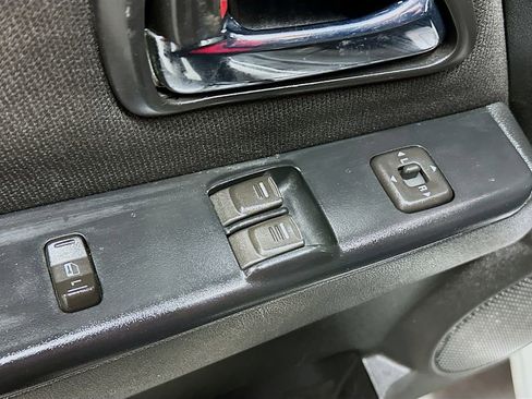 Used 2012 Chevrolet Colorado LT image 17