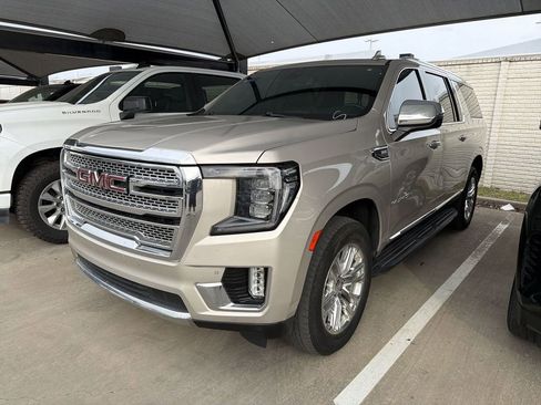 Used 2021 GMC Yukon XL SLT w/ SLT Premium Package image 1