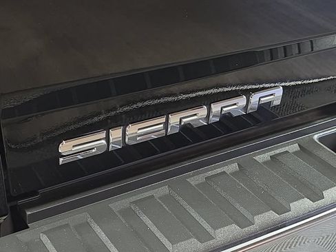 Used 2015 GMC Sierra 1500 SLT w/ Suspension Package, Off-Road AWD/4WD image 11