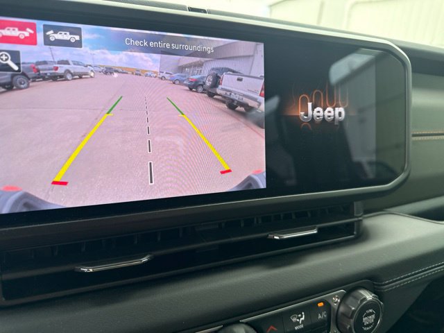 Used 2026 Jeep Gladiator Mojave AWD/4WD image 15