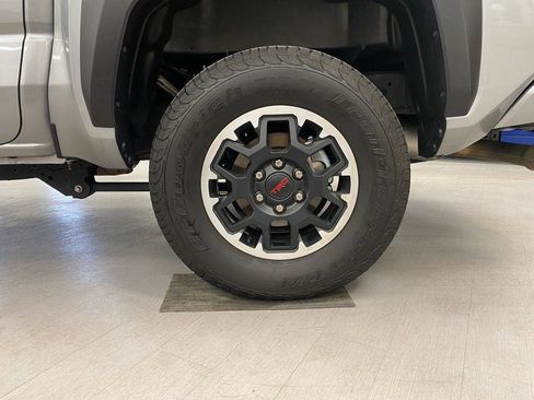 Used 2025 Toyota Tacoma TRD Off-Road image 28