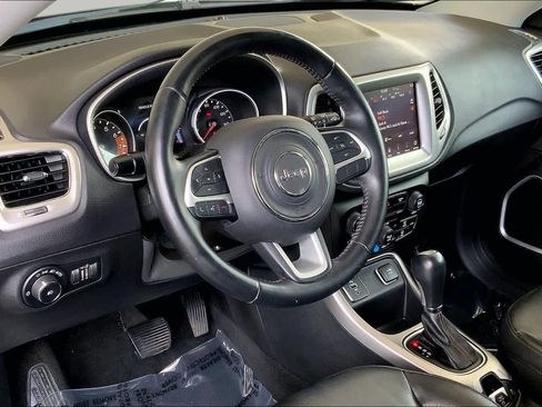 Used 2018 Jeep Compass Latitude w/ Popular Equipment Group FWD image 18