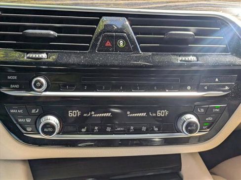 Used 2018 BMW 530e image 10