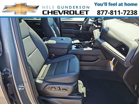 New 2025 Chevrolet Suburban LT w/ Advanced Technology Package image 10