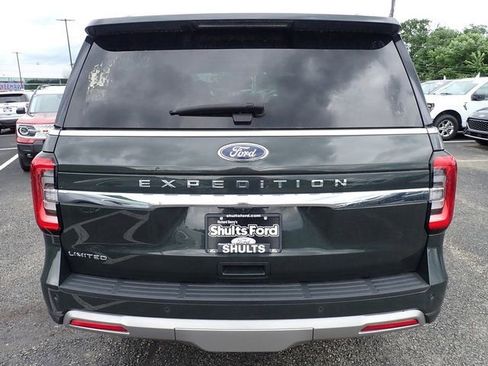 Used 2022 Ford Expedition Limited AWD/4WD image 6