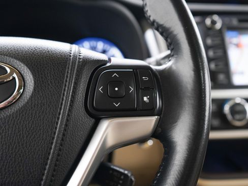 Used 2015 Toyota Highlander Limited image 29