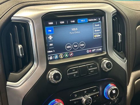 Used 2021 GMC Sierra 1500 SLT w/ SLT Premium Plus Package AWD/4WD image 19