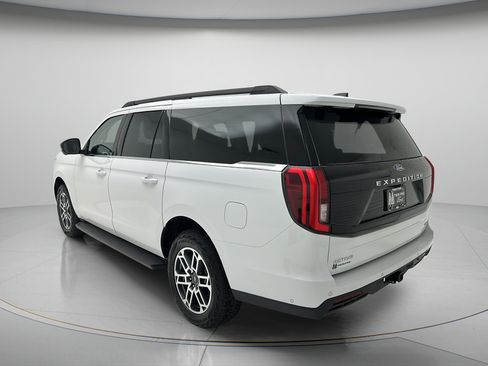 Used 2025 Ford Expedition Max Active AWD/4WD image 7