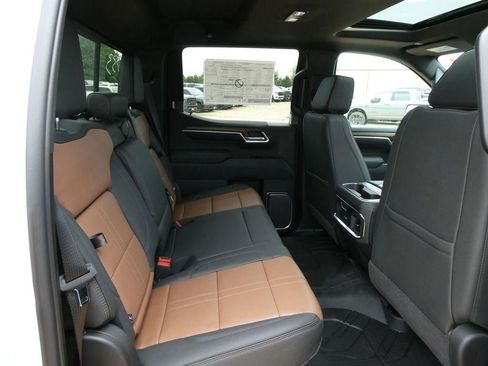 New 2026 Chevrolet Silverado 1500 High Country AWD/4WD image 16