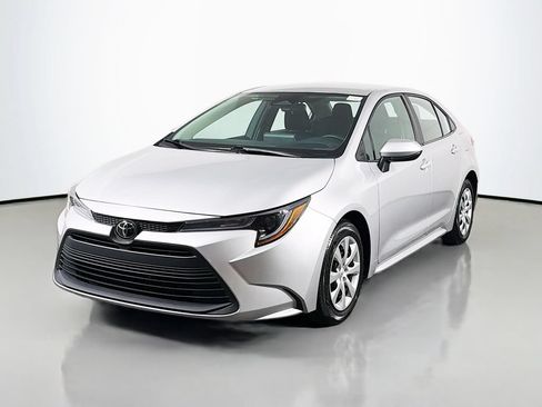 Used 2024 Toyota Corolla LE FWD image 3
