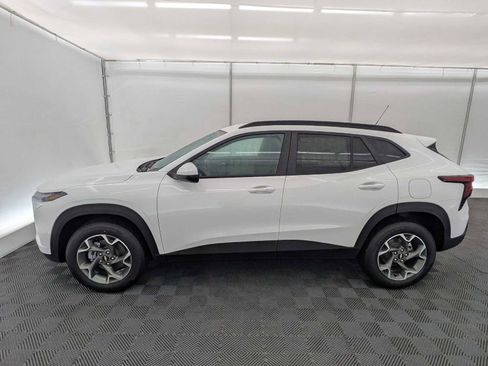 New 2026 Chevrolet Trax LT FWD image 3