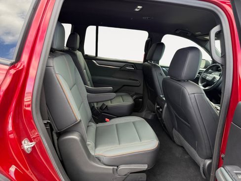 Used 2025 GMC Acadia AT4 w/ Super Cruise Package AWD/4WD image 18